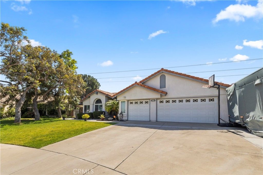 Photo of 3906 N Flame Tree AVE, Rialto, CA 92377 (MLS # CV26119447)