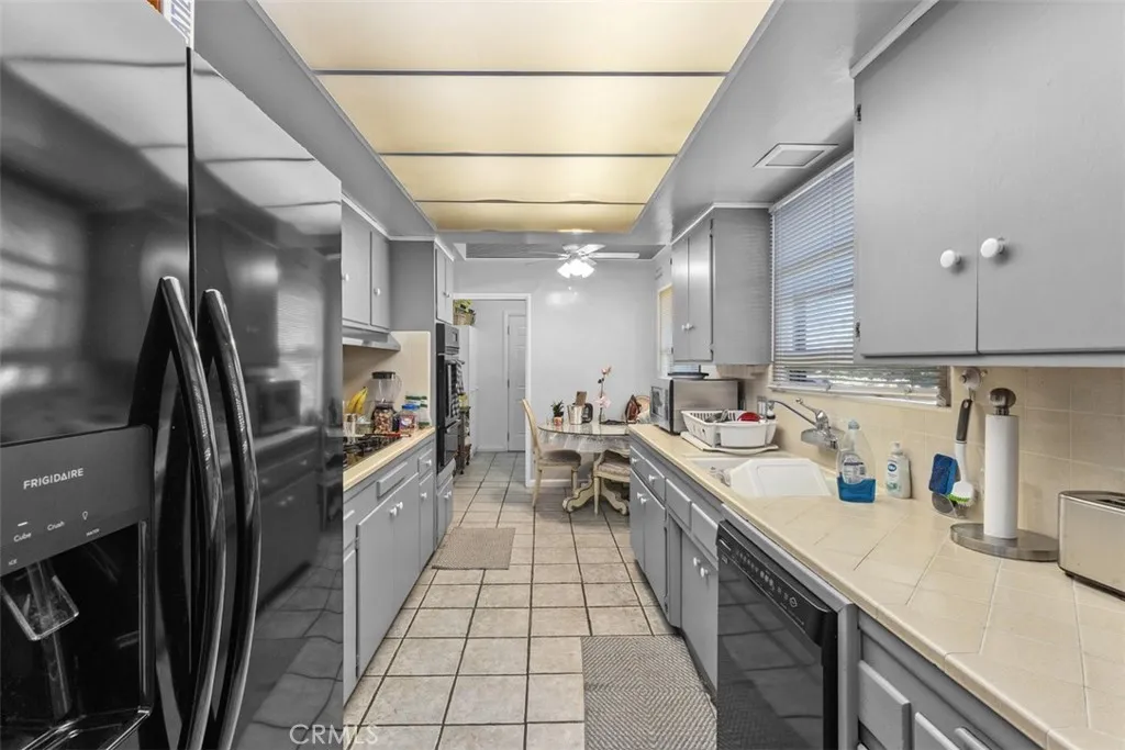 North Tustin, California 92705, United States, 4 Bedrooms Bedrooms, ,2 BathroomsBathrooms,Residential,Active,231008