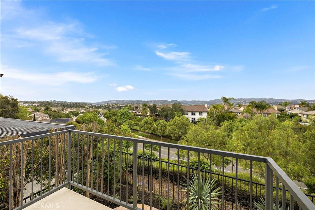 Photo of 27761 Blossom Hill Rd, Laguna Niguel, CA 92677 (MLS # OC26068830)