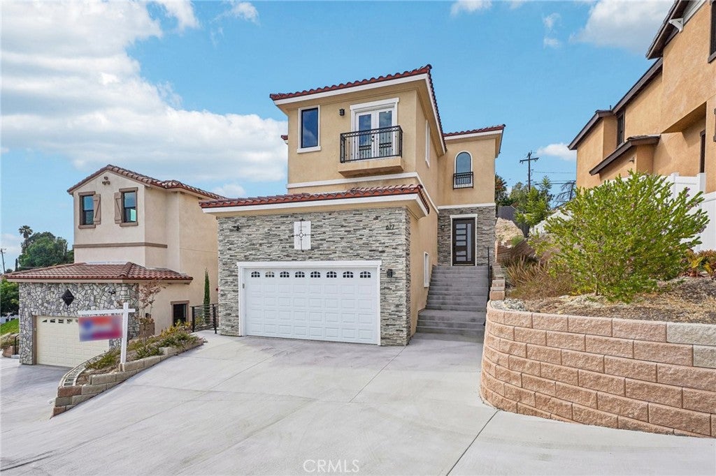 677 Castlehill