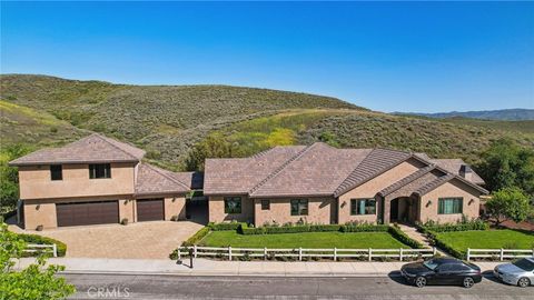 Photo of 4004 Snowgoose Street, Simi Valley, CA 93065 (MLS # SR25108040) Photo of 4004 Snowgoose Street, Simi Valley, CA 93065 (MLS # SR25108040)