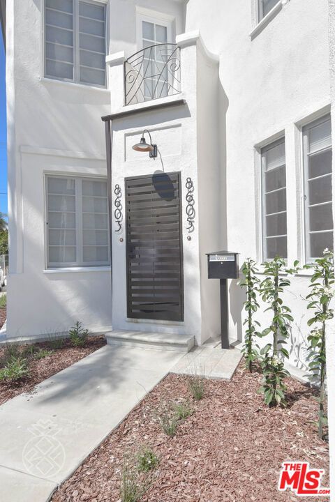 Photo of 8603 Whitworth, Los Angeles, CA 90035 (MLS # 25610499) Photo of 8603 Whitworth, Los Angeles, CA 90035 (MLS # 25610499)