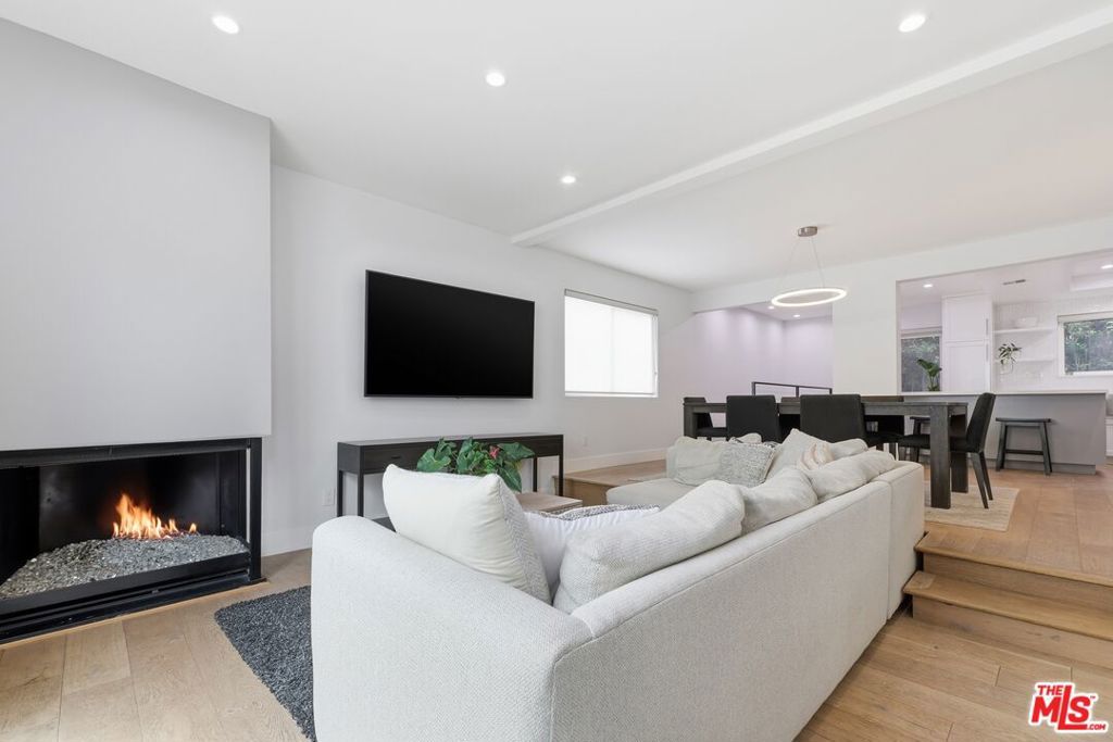 Photo of 910 19th Street #101, Santa Monica, CA 90403 (MLS # 26672411)