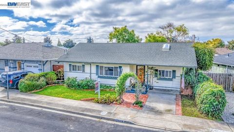 Photo of 26589 26589 Colette St St, Hayward, CA 94544 (MLS # 41125521)
