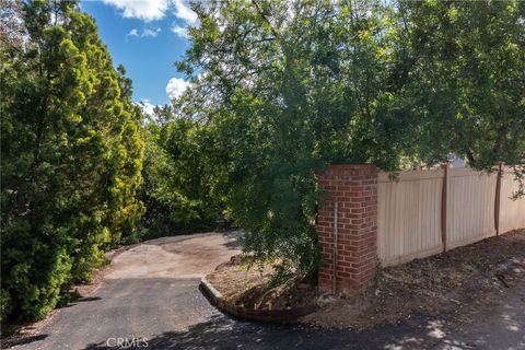 4874 Palo Drive Tarzana CA 91356