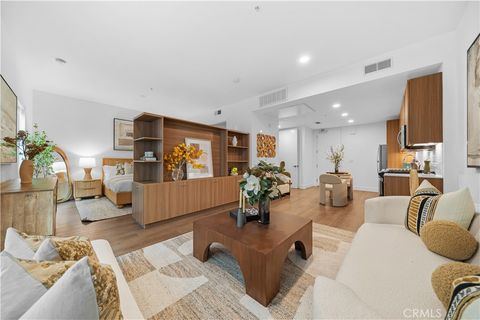 709 E Walnut Street 319 Pasadena CA 91101