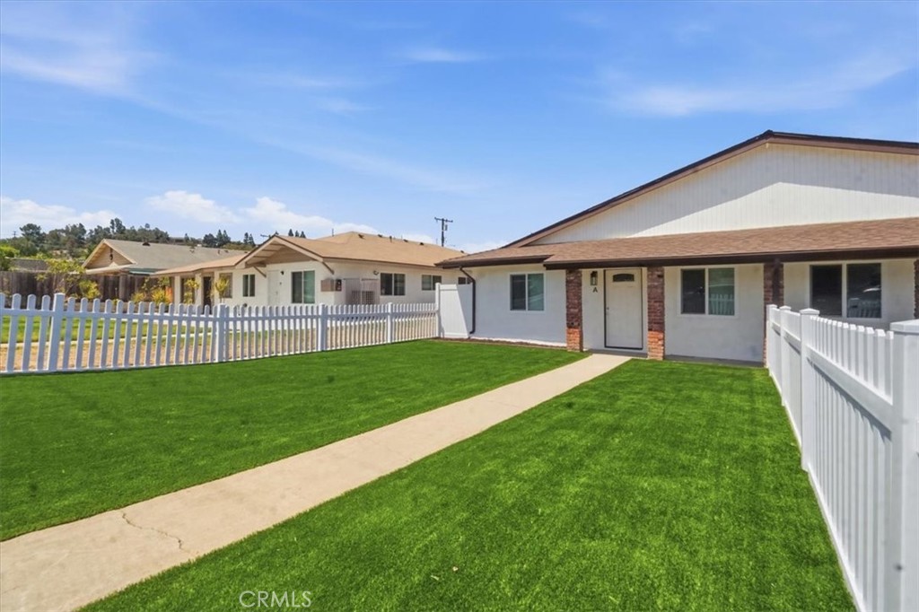 307 N Tustin