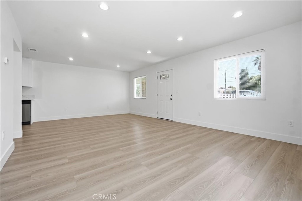 307 N Tustin