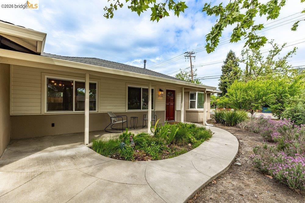 2020 Elinora Dr