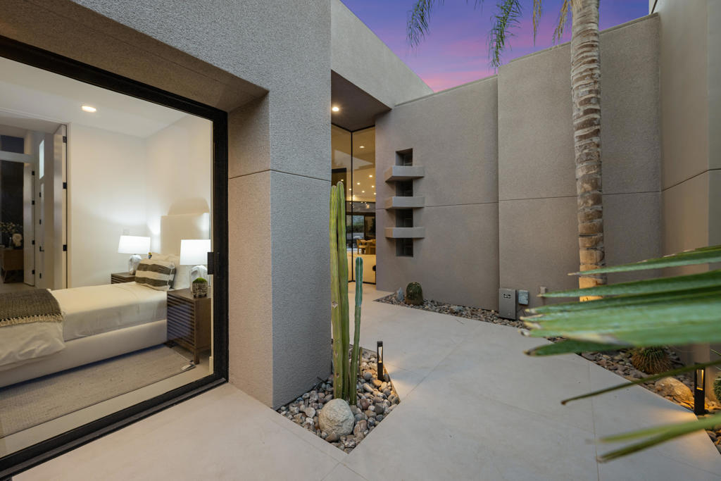 160 Kiva Drive