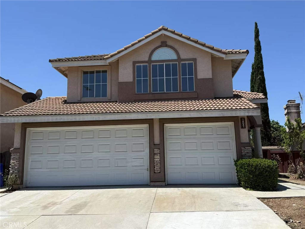 Located in Northern Fontana. Desirable and beautiful village of Heritage with nice parks, close to school, shopping center. Excellent neighborhood, easy access to freeway. 5 bedrooms, and 3 full bathrooms. One bedroom and one bathroom in the downstairs. High ceiling and bright floor plan, spacious kitchen and dining area, inside laundry room and covered backyard pation.