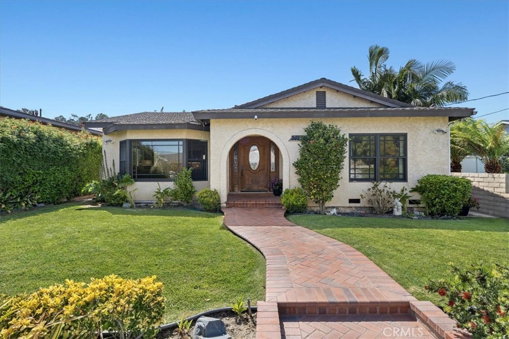 Welcome to this very charming Walteria single family home. Located on a quiet residential street in the highly sought after area of South Torrance, a light filled home boasting generous living space. The house is a one story floorplan, has 3 bedrooms, 2 bathrooms and features a very spacious remodeled kitchen with stainless steel appliances, including a Viking 6 burner range, with dining area and private outdoor BBQ and patio areas off. The primary suite includes a built-in custom bedroom closet, and an ensuite bathroom with walk-in shower. The 2nd bedroom is adjacent to the family bathroom, and the third bedroom has a sliding door out to the patio areas. There is also a separate laundry room with ample storage. The home also features surround sound in the living room, newer windows, newer roof, new heating and AC and a tankless water heater. The fabulous updated garage has epoxy floors, newer garage door and endless amounts of fabulous fitted cabinets.
This property is nestled in the esteemed Torrance School District and conveniently located near shopping, entertainment, restaurants, parks – including Pickleball courts - and just a short drive to the ocean. This is an opportunity not to be missed.
