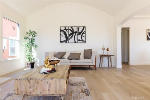 2127 W 76th Los Angeles CA 90047