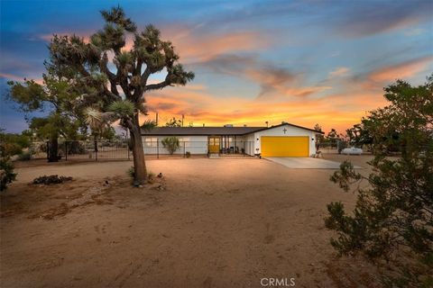 Photo of 58676 Sunflower Dr, Yucca Valley, CA 92284 (MLS # IG26003056)