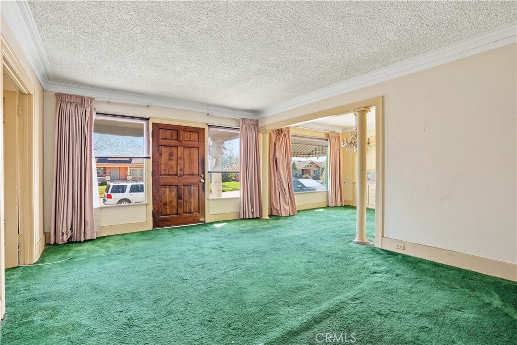 1023 W 73rd