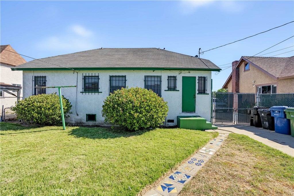 1023 W 73rd ST, Los Angeles CA 90044