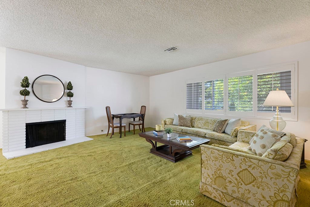 10568 Des Moines