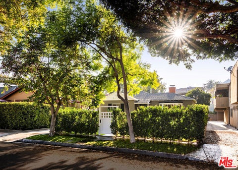 Photo of 625 Westmount Drive, West Hollywood, CA 90069 (MLS # 26867871)