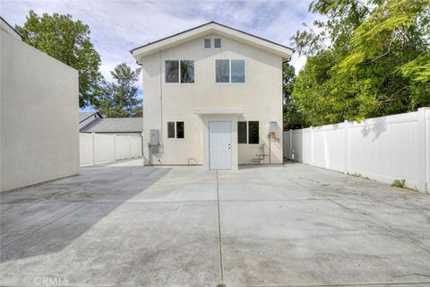 Photo of 7300 N Firmament Avenue, Van Nuys, CA 91406 (MLS # GD26050153)