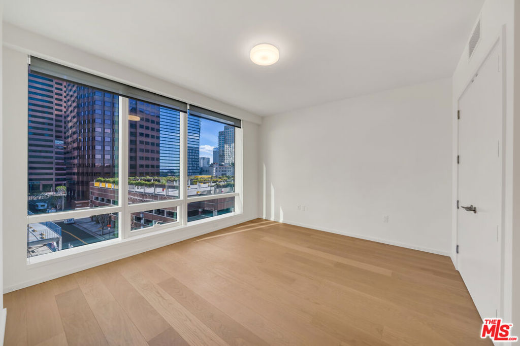 877 Francisco Street 1121