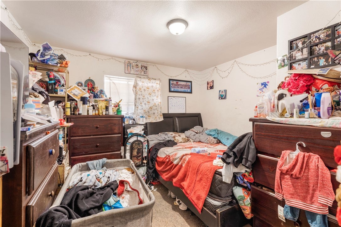 9211 S Central