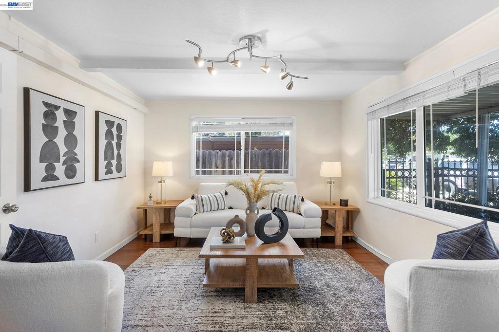 1691 Ashbury Dr