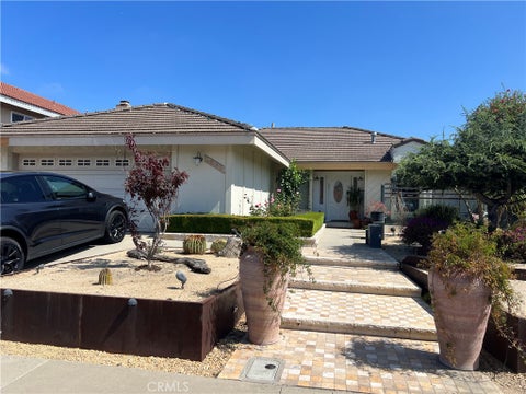 Photo of 9899 Debiois AVE, Fountain Valley, CA 92708 (MLS # OC26189639)