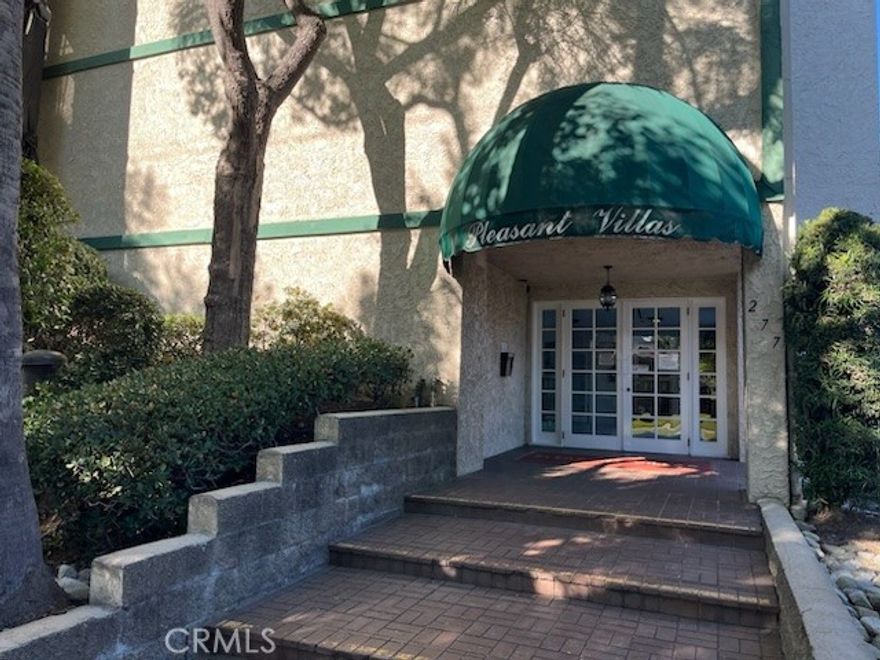 Well maintained 1 bedroom/1.5 bath condo is conveniently located within walking distance to Old town Pasadena and few blocks away from the bus stop for the Pasadena Transit bus. It is situated near Del Mar Metro Station, Caltech, Original Trader Joe's, restaurants, and Huntington Memorial Hospital. It has a secured parking garage with assigned parking for 2 cars. It comes with central air/heating unit and equipped with Refrigerator, dishwasher, and stove. Landlord will pay for gas, water, and trash. Comes with small community pool and common laundry area for each floors.