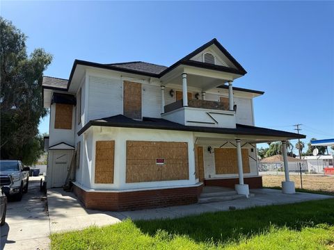 Photo of 2586 University Avenue Ave, Riverside, CA 92507 (MLS # IV26041207)