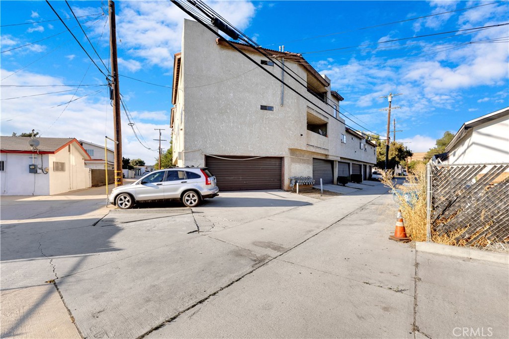 2121 El Paseo