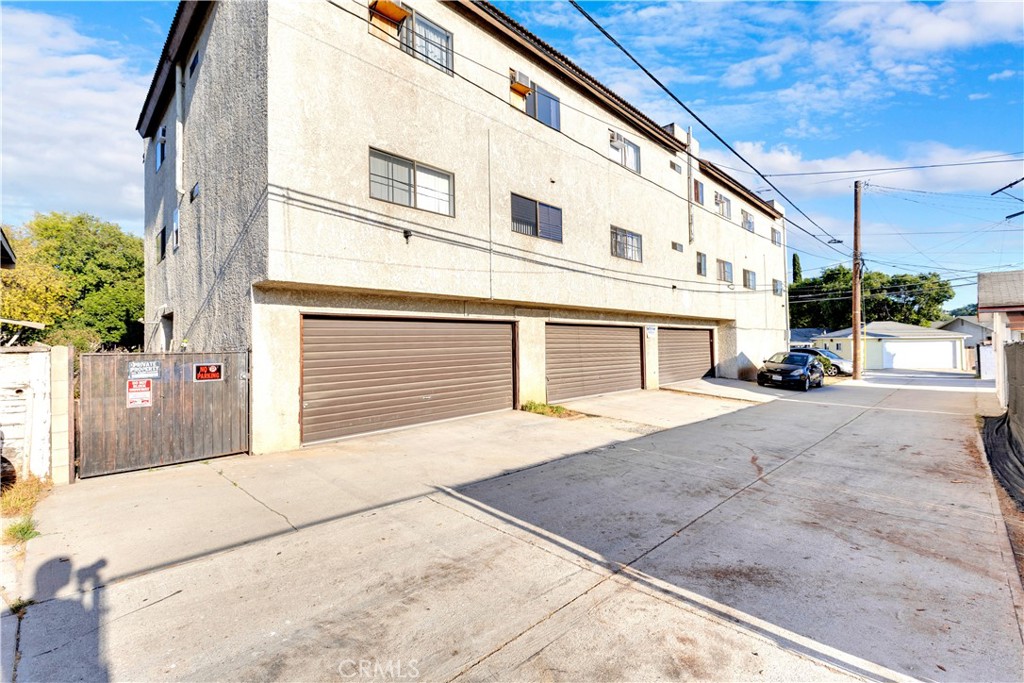 2121 El Paseo