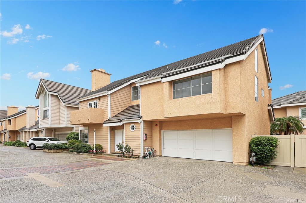 330 El Dorado Street 7