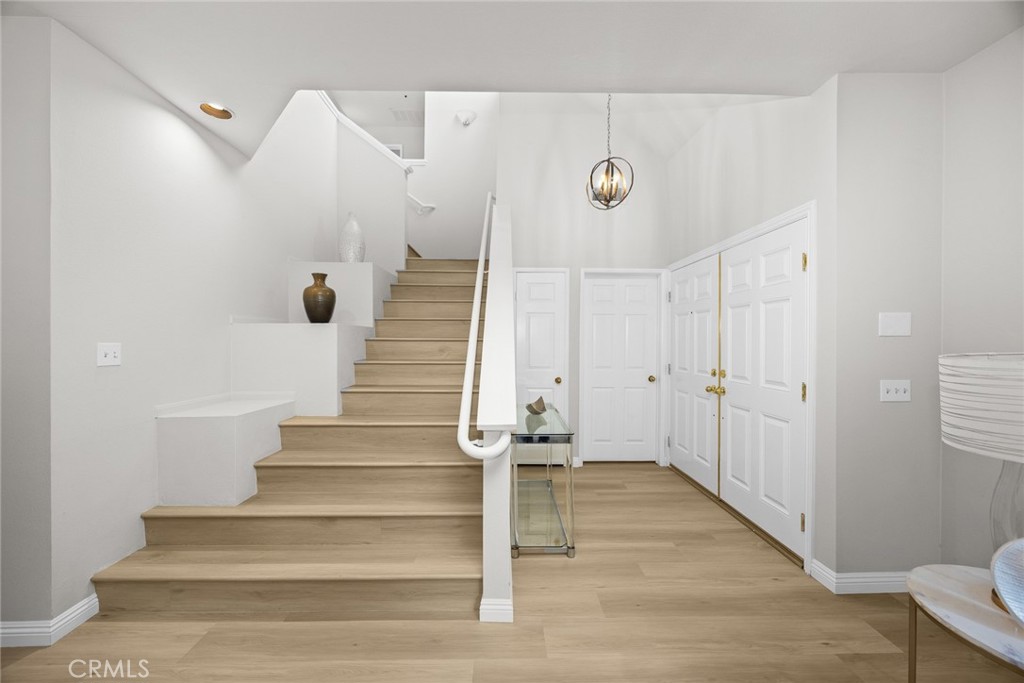 330 El Dorado Street 7