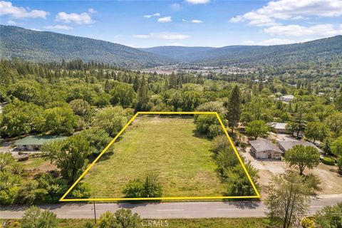 Photo of 0 Buckeye, Oakhurst, CA 93644 (MLS # MC26063995)
