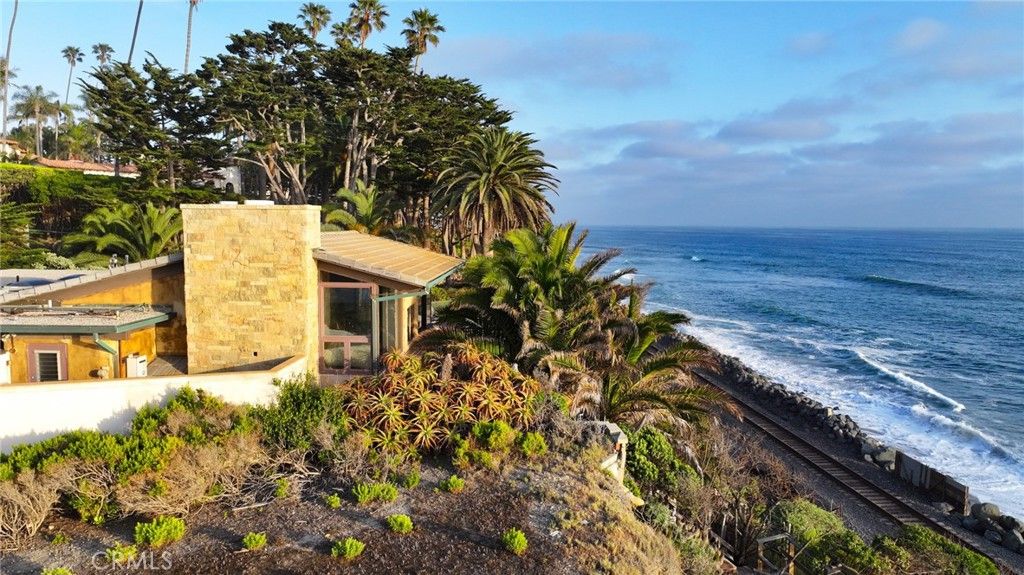 Photo of 405 Calle Alicia, San Clemente, CA 92672 (MLS # OC25137900)