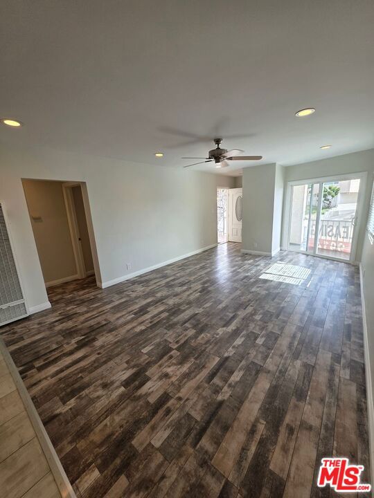Excellent location! Large 2 bedroom 1 bathroom unit situated on a nice quiet wide street. Unit features tile flooring in kitchen & bathroom, beautiful kitchen counter tops with elegant cabinets. Stainless steel stove, microwave & refrigerator. Ceiling fans in kitchen and bedrooms. Beautiful bathroom with tile flooring & recessed lighting throughout. Conveniently located to the 110 FWY, harbor, restaurants, shops, transportation & entertainment.
