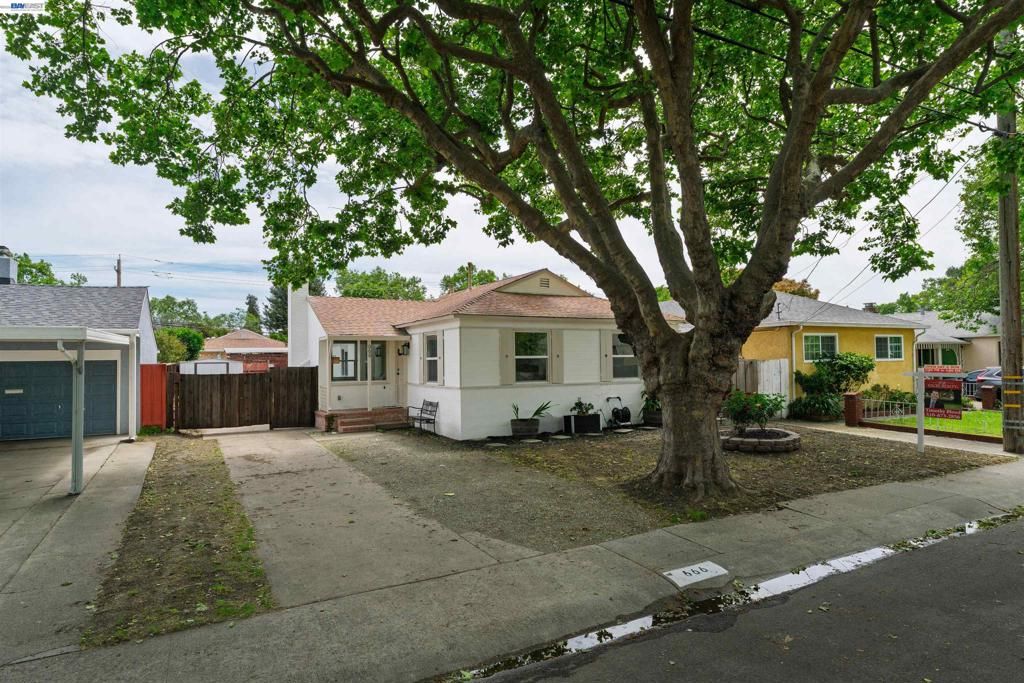 Photo of 666 Via Pacheco, San Lorenzo, CA 94580 (MLS # 41131265)