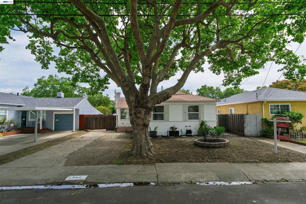 Photo of 666 Via Pacheco, San Lorenzo, CA 94580 (MLS # 41131265)