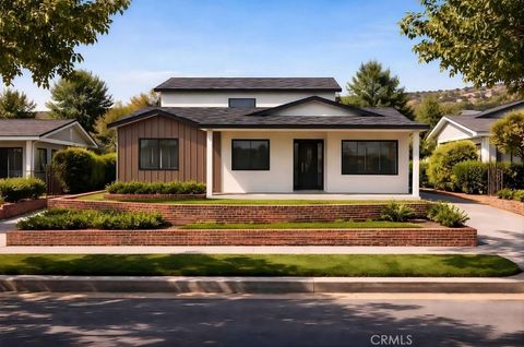 Photo of 633 Groton Drive, Burbank, CA 91504 (MLS # SR26080352)