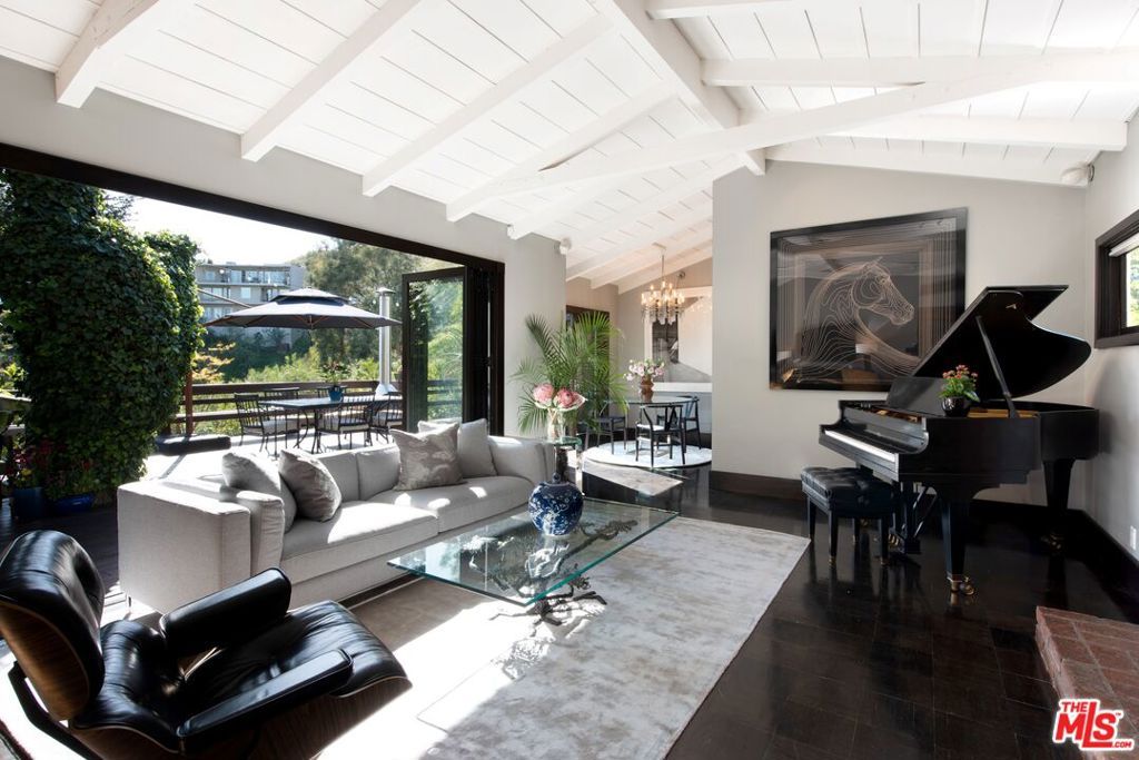 Photo of 6464 Bryn Mawr Drive, Los Angeles, CA 90068 (MLS # 25609649)