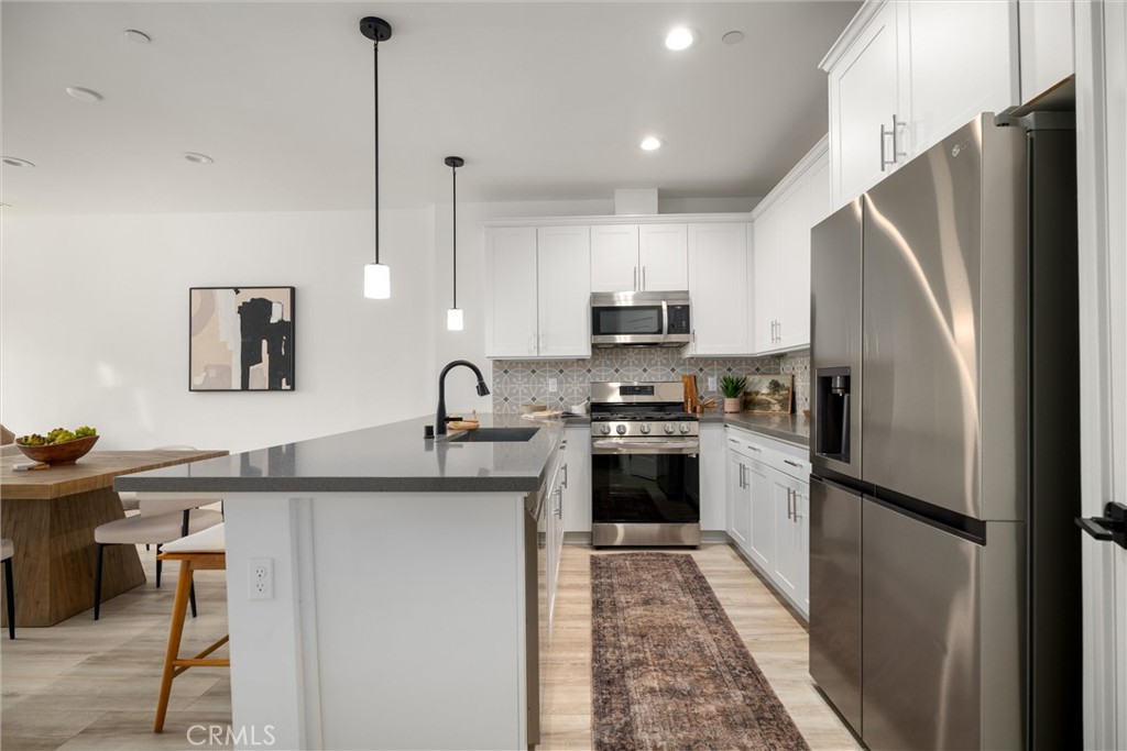 1033 Tiburon
