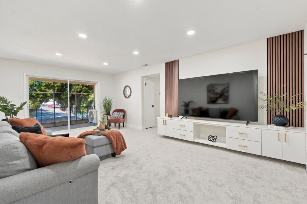 1337 Phelps Avenue 9