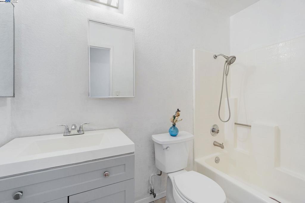 CONTRA LOMA - Residential