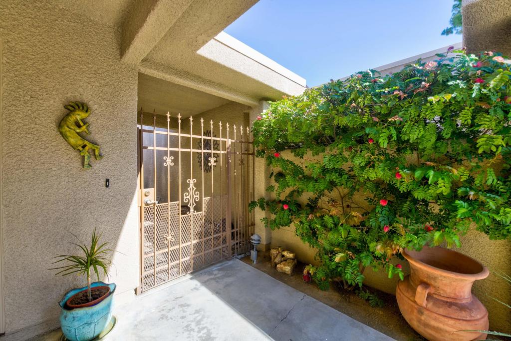 72520 Sandstone Lane