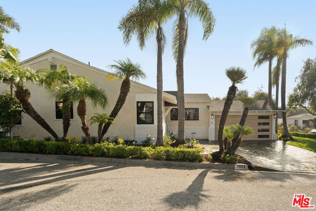 Photo of 2933 Glenn Avenue, Santa Monica, CA 90405 (MLS # 25618051)