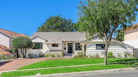 Photo of 5511 S Corning Ave Ave, Ladera Heights, CA 90056 (MLS # PTP2508144)