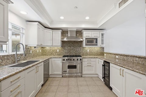 Photo of 1878 Greenfield Avenue #304, Los Angeles, CA 90025 (MLS # 26857953)
