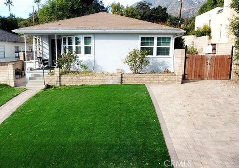 Photo of 949 Dolores Drive, Altadena, CA 91001 (MLS # PW25180212) Photo of 949 Dolores Drive, Altadena, CA 91001 (MLS # PW25180212)