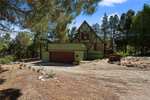 Photo of 14533 Voltaire DR, Frazier Park, CA 93225 (MLS # IV26146881)