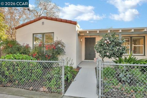 Photo of 223 W 10Th St St, Antioch, CA 94509 (MLS # 41120955)